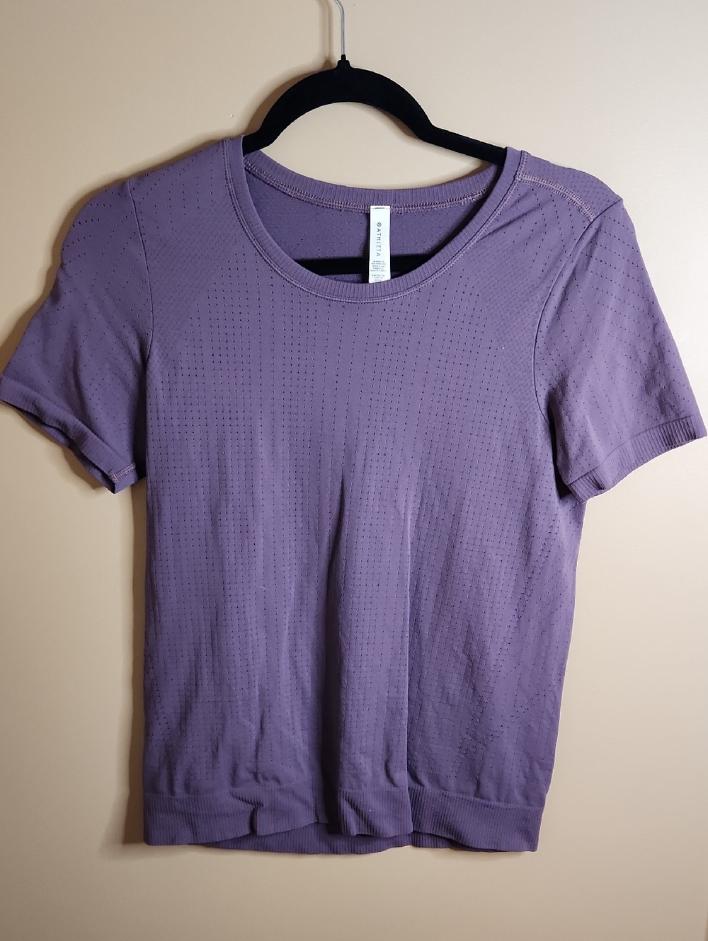 Athleta In Motion Seamless Tee in Purple. Size S.